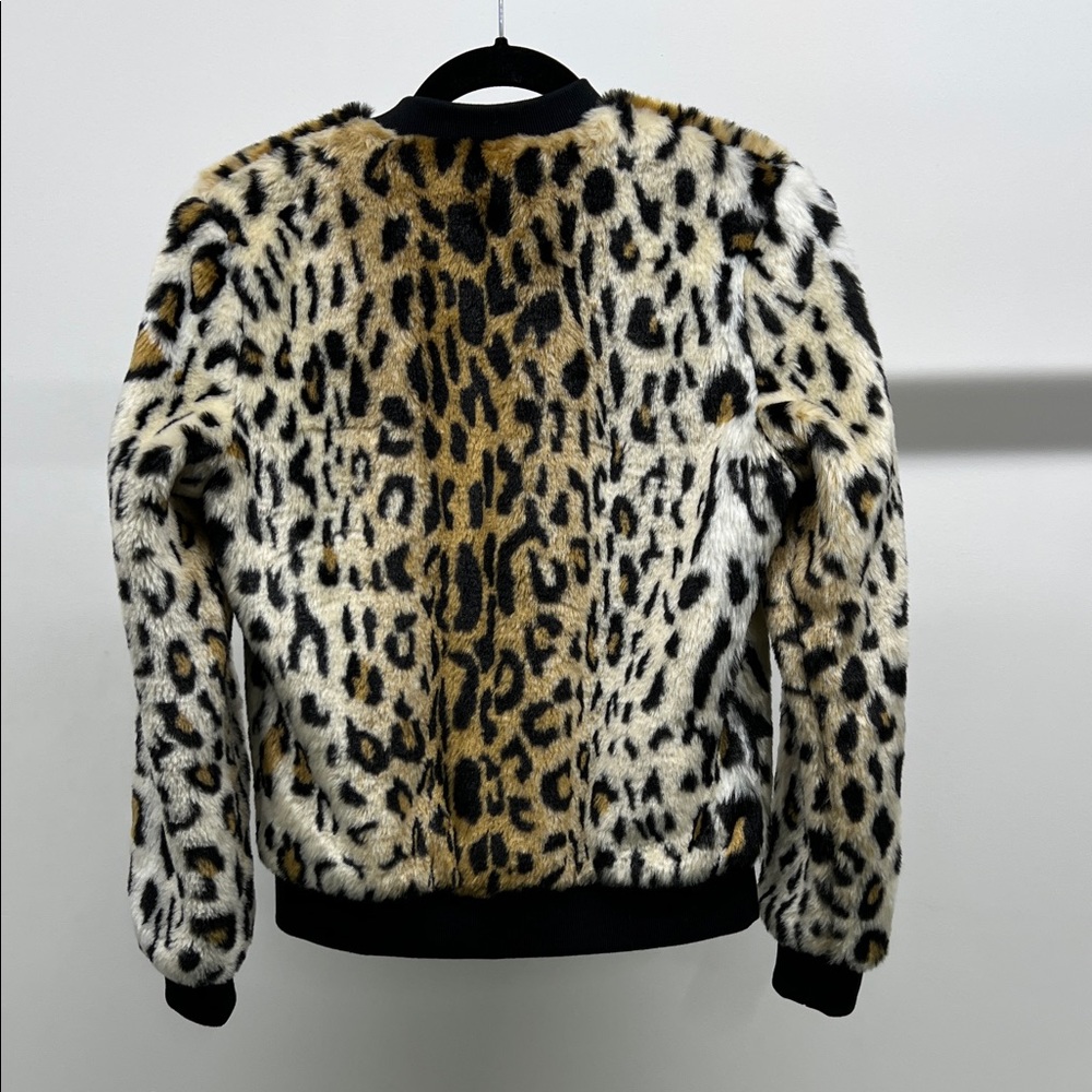 Leopard Print Fuzzy Bomber Jacket - Picture 6 of 6